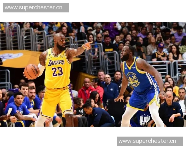 湖人105-99勇士，詹姆斯20+7+10+7失误，穆迪25分，里夫斯16+8